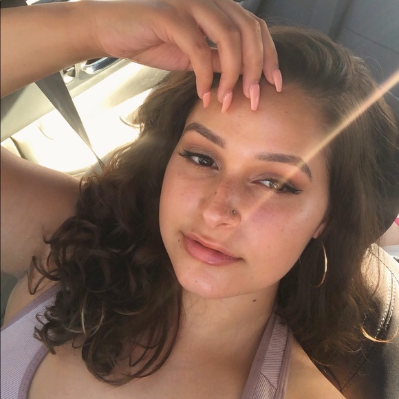 Meet your Posher, Nina! - Picture 4 of 5